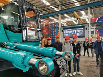 快來“網紅”打卡點 ——山河智能工業城