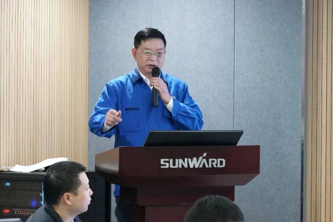 省工信廳青年干部理論學習走進山河智能