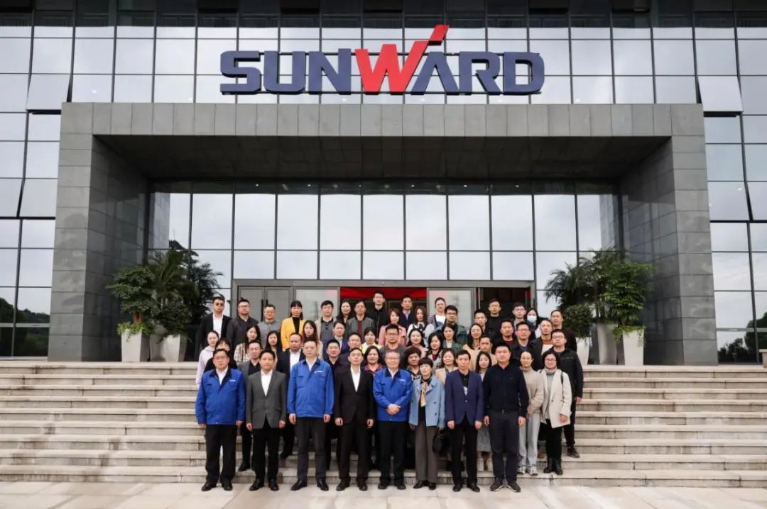 民主黨派湖南省委機關青工委團隊一行考察山河智能