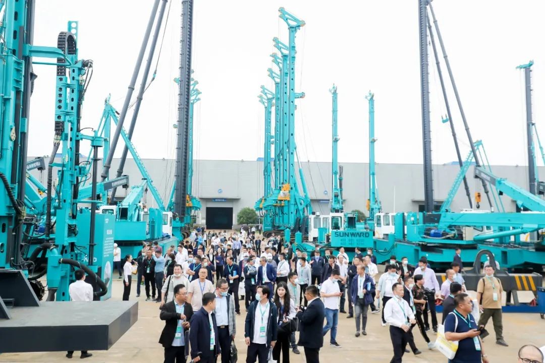 “爆品”出擊！山河智能客戶交流會簽約超8億元