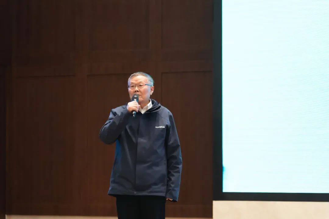 同心克難再騰飛，攜手齊心沖萬臺——2021山河智能挖掘機經銷商年會圓滿召開