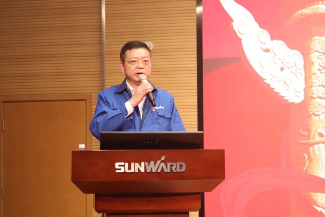 山河智能召開傳達學習全國“兩會”精神會議