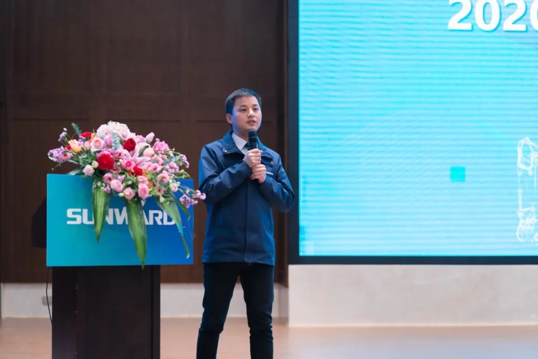 同心克難再騰飛，攜手齊心沖萬臺——2021山河智能挖掘機經銷商年會圓滿召開