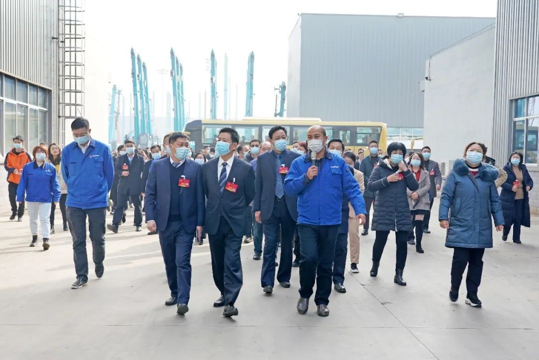 長沙縣“兩會”觀摩團考察山河智能