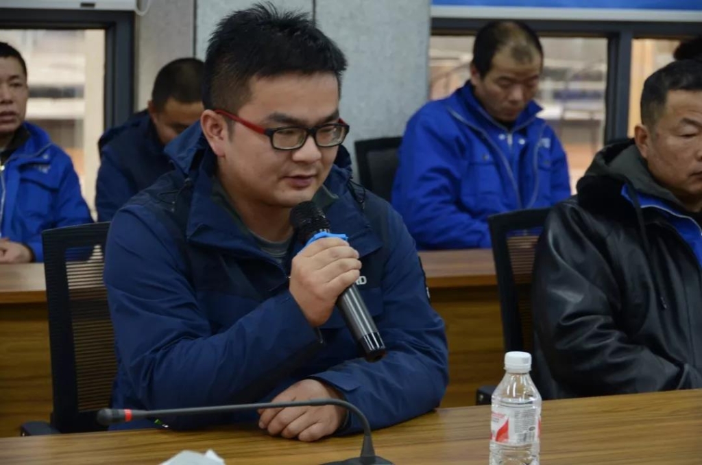 山河智能召開春節困難職工座談會