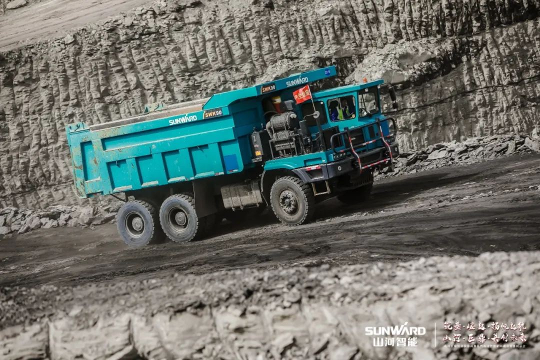 “礦”世高手，齊聚山河智能挖掘機操作手挑戰賽