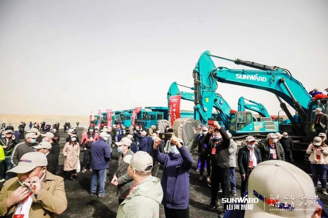 “礦”世高手，齊聚山河智能挖掘機操作手挑戰賽
