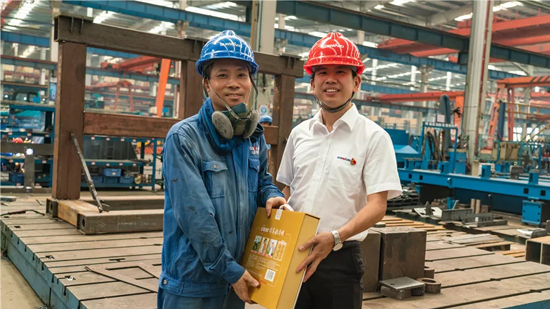 萬力集團“送清涼”活動，慰問一線員工