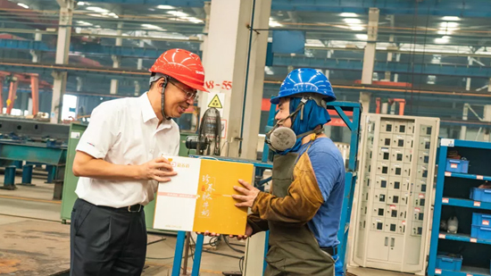 萬力集團“送清涼”活動，慰問一線員工