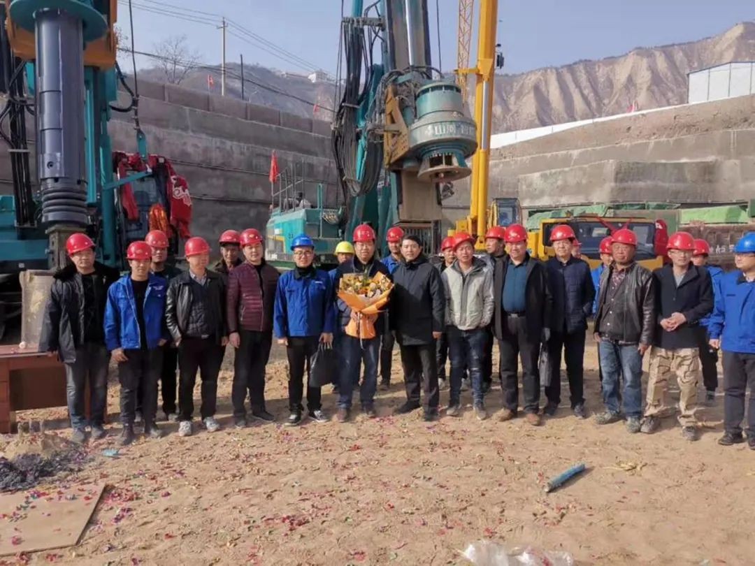 金戈鐵馬工程路 風雨無阻選山河