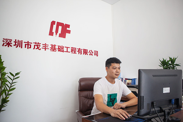 我叫阿忠，忠于事業，也忠于山河智能旋挖鉆機