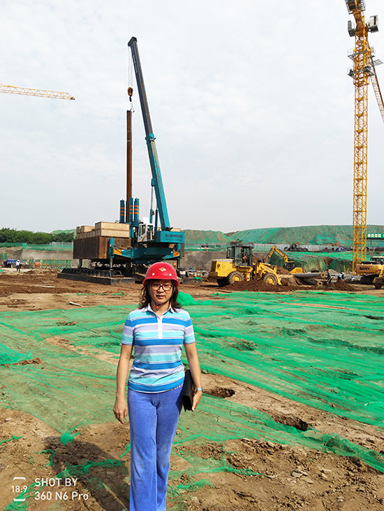 鐘情山河十一年，成就美女老板致富之路