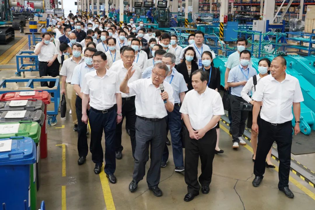 全國戰略性新興產業集群建設考察團調研山河智能