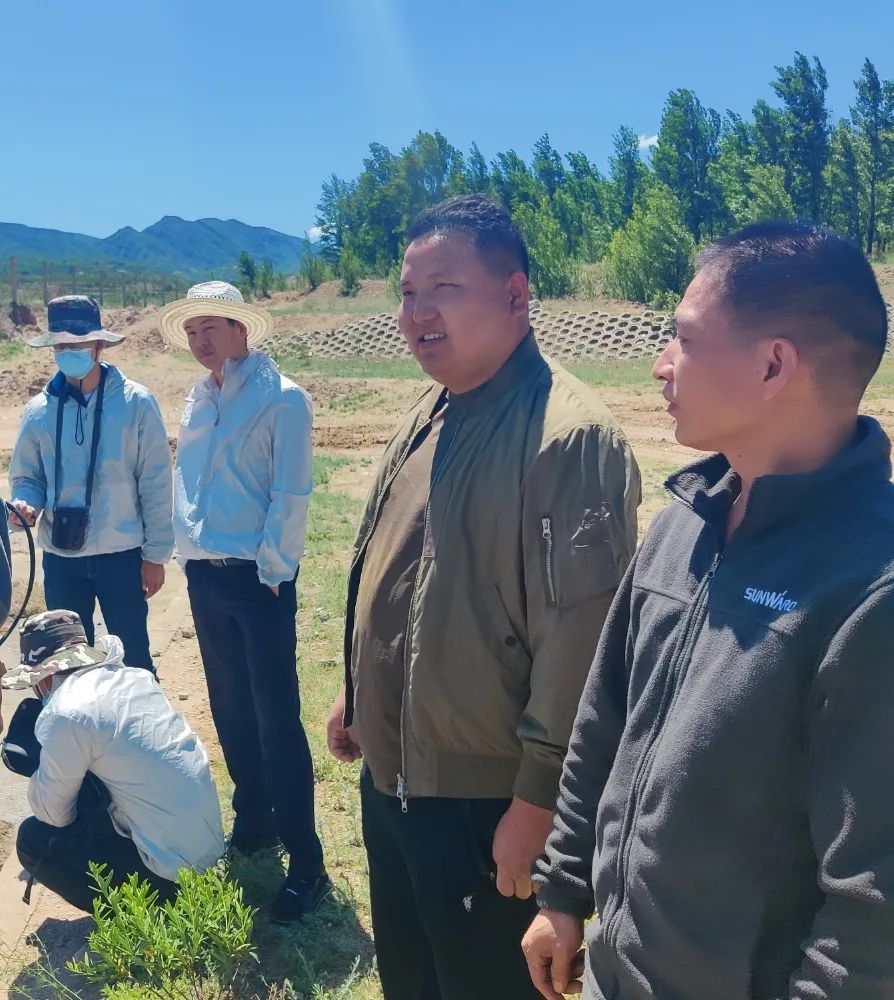 致敬！戰斗在風沙中的特種裝備團隊