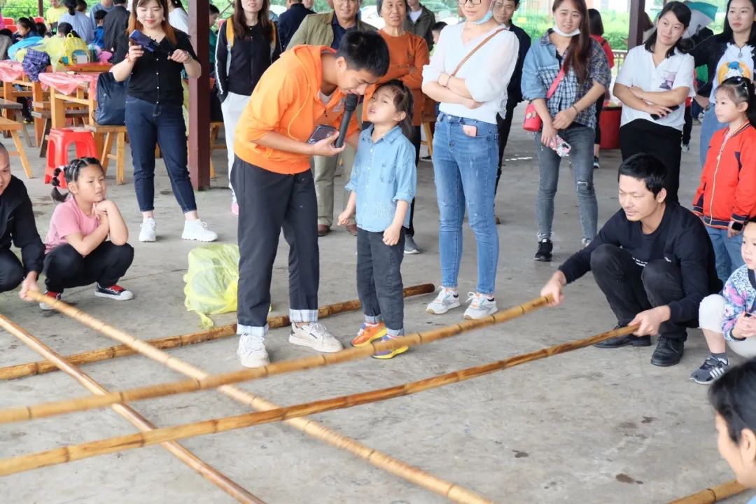 童年不同Young，稻花香里親子歡——山河智能組織開展六一親子活動