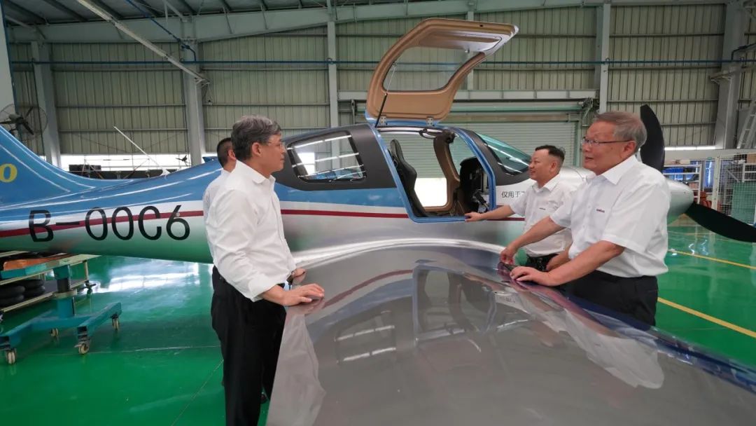 中國民用航空局總工程師殷時軍率隊考察調研山河科技