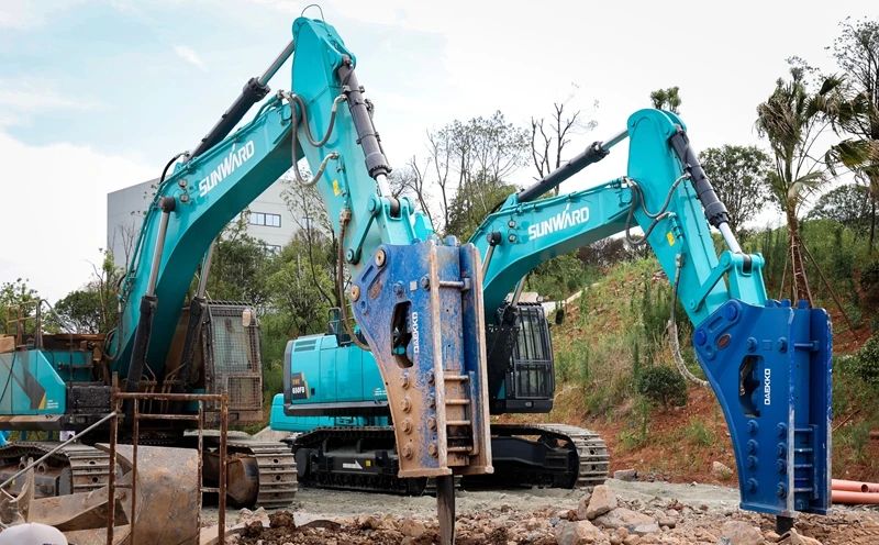 再升級！山河智能“礦山猛士”極限破碎現場直擊