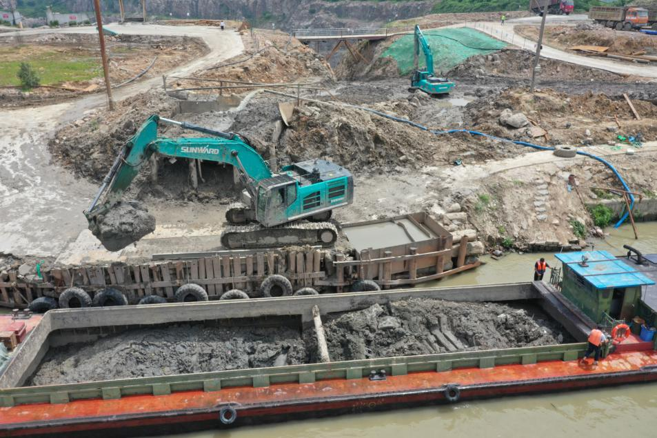 初心源地，山河智能挖掘機實力大顯 | 百年風華筑錦繡山河（1）