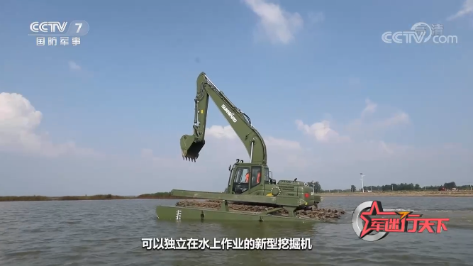水陸兩用挖掘機亮相央視！山河智能應急救援“猛將”出戰