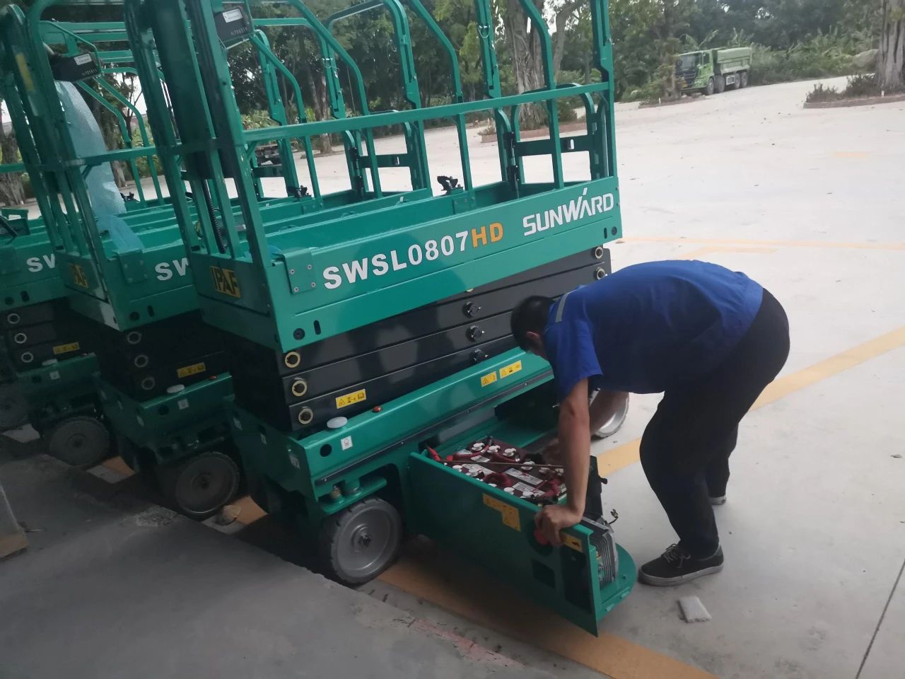 30小時，8個人，10臺裝備，我們說到做到！