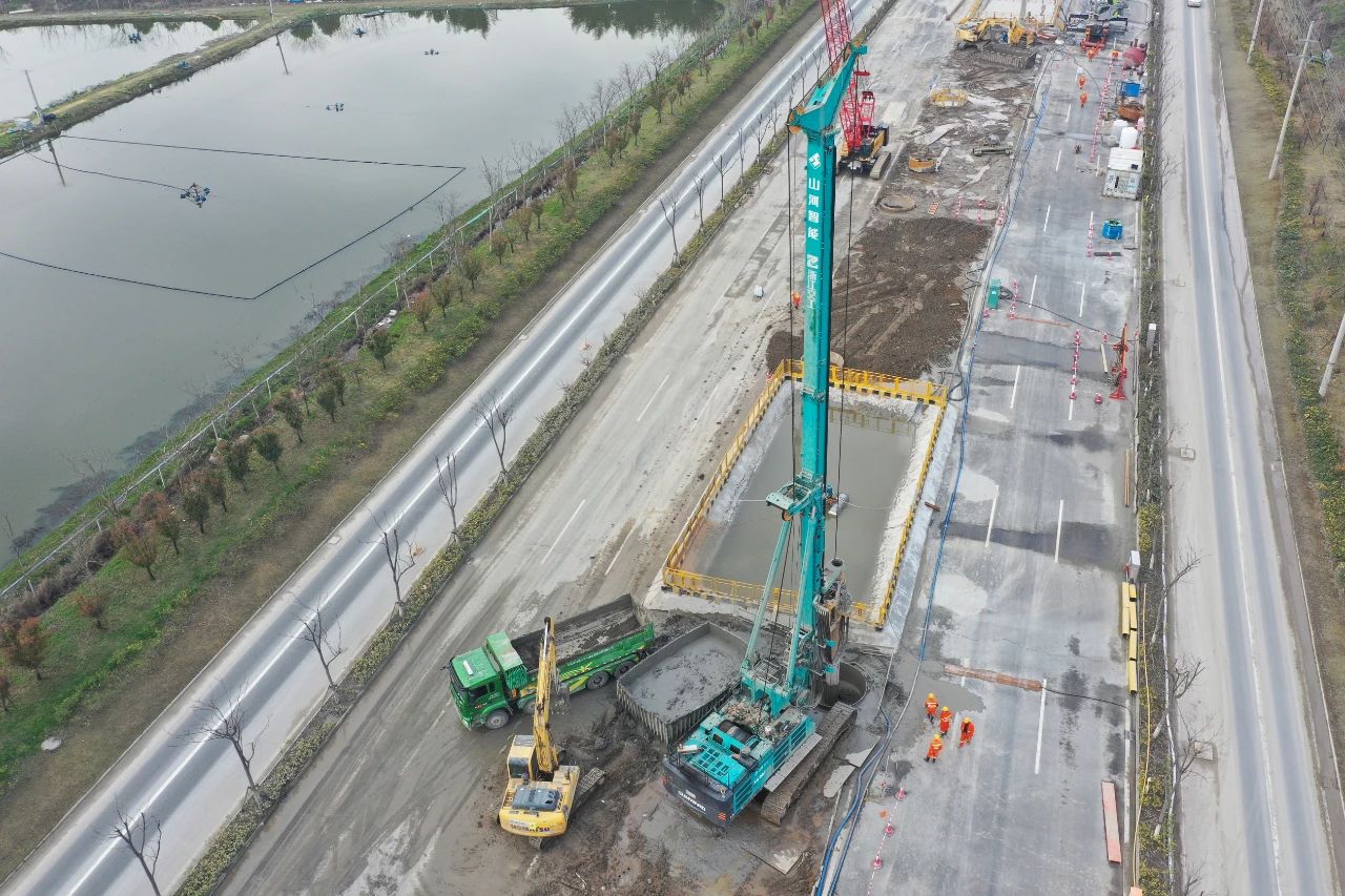 征戰全國首條智慧高速，山河智能旋挖鉆機憑什么？