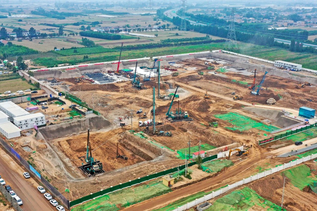 創新引領，山河智能行業首創雙層快壓裝置| 百年風華筑錦繡山河（5）