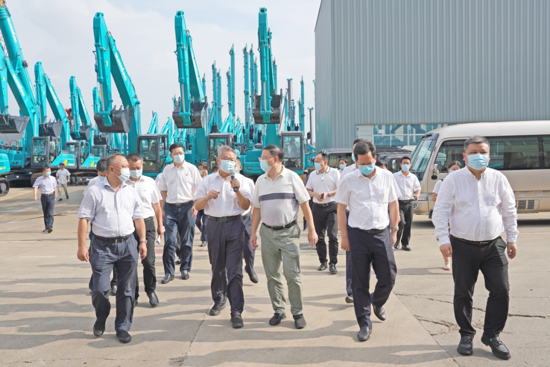 湖南省委常委、省委秘書長張劍飛一行調研山河智能