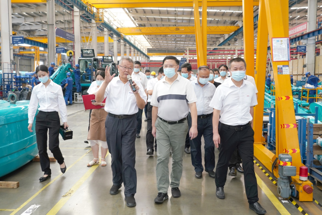 湖南省委常委、省委秘書長張劍飛一行調研山河智能