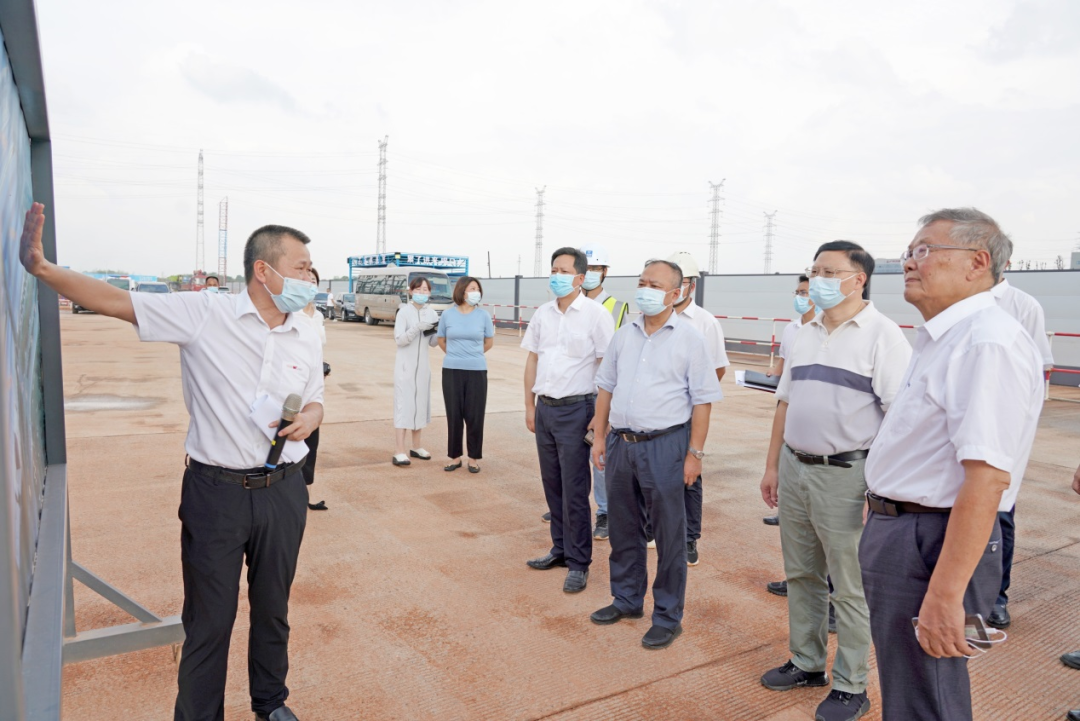 湖南省委常委、省委秘書長張劍飛一行調研山河智能