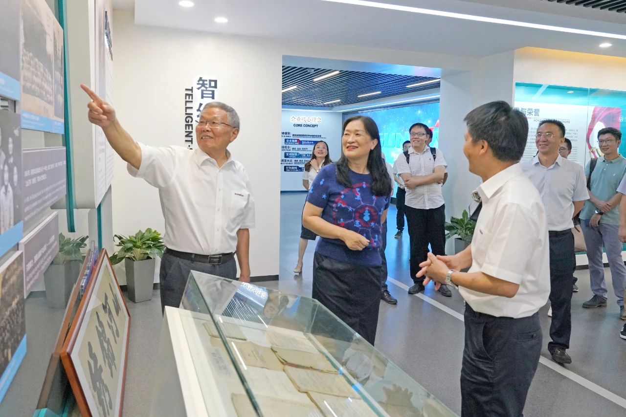 為創新創業精神點贊！中國工程院院士陳曉紅一行到訪山河智能