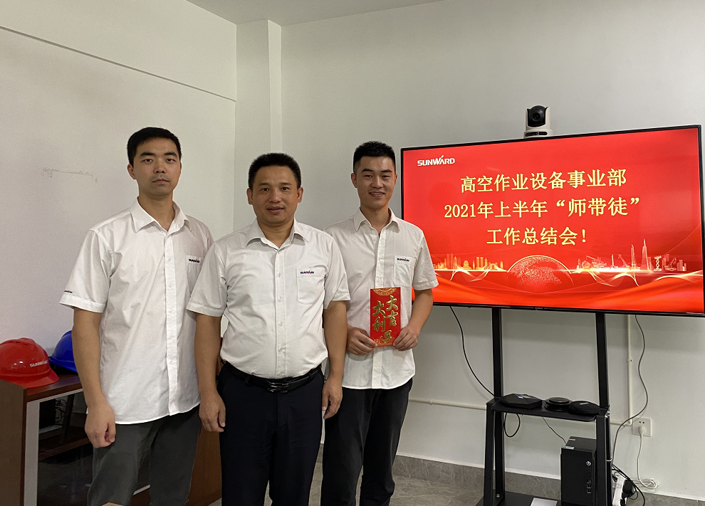 圖集 |超12萬元“帶崗津貼”發放！為這些導師點贊