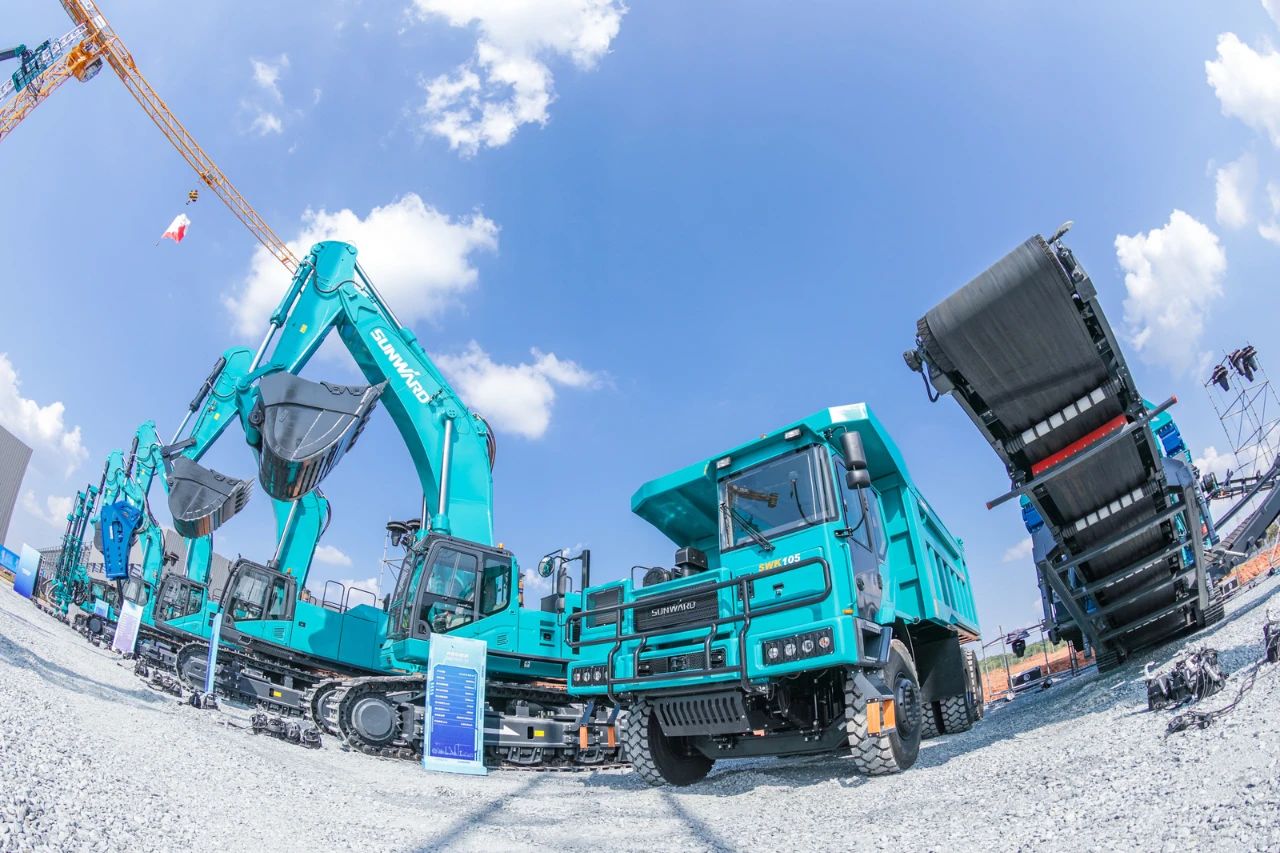 四大成套裝備聯袂登場！山河智能創新成果展示會交出“亮眼答卷”