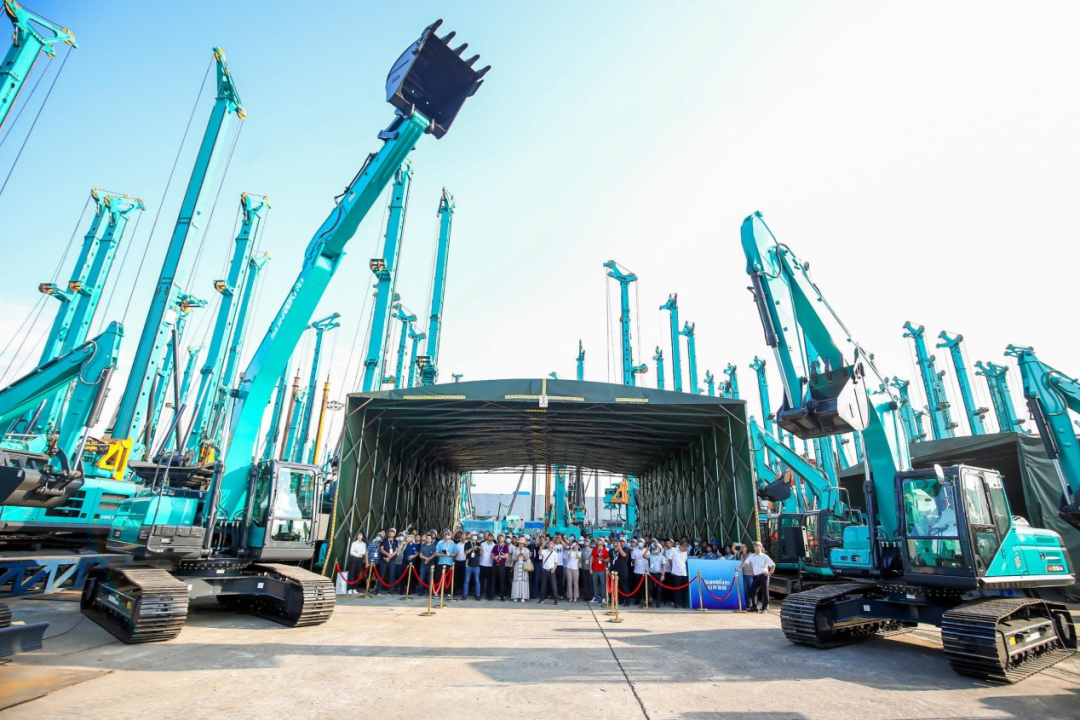 王炸！挖機加“寶貝”魅力征服全場