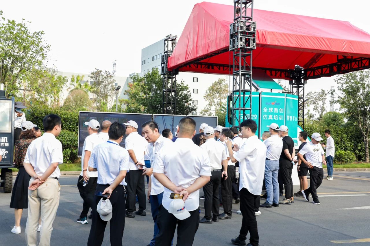 逛展超熱鬧！山河智能成果展示會高能名場面來襲