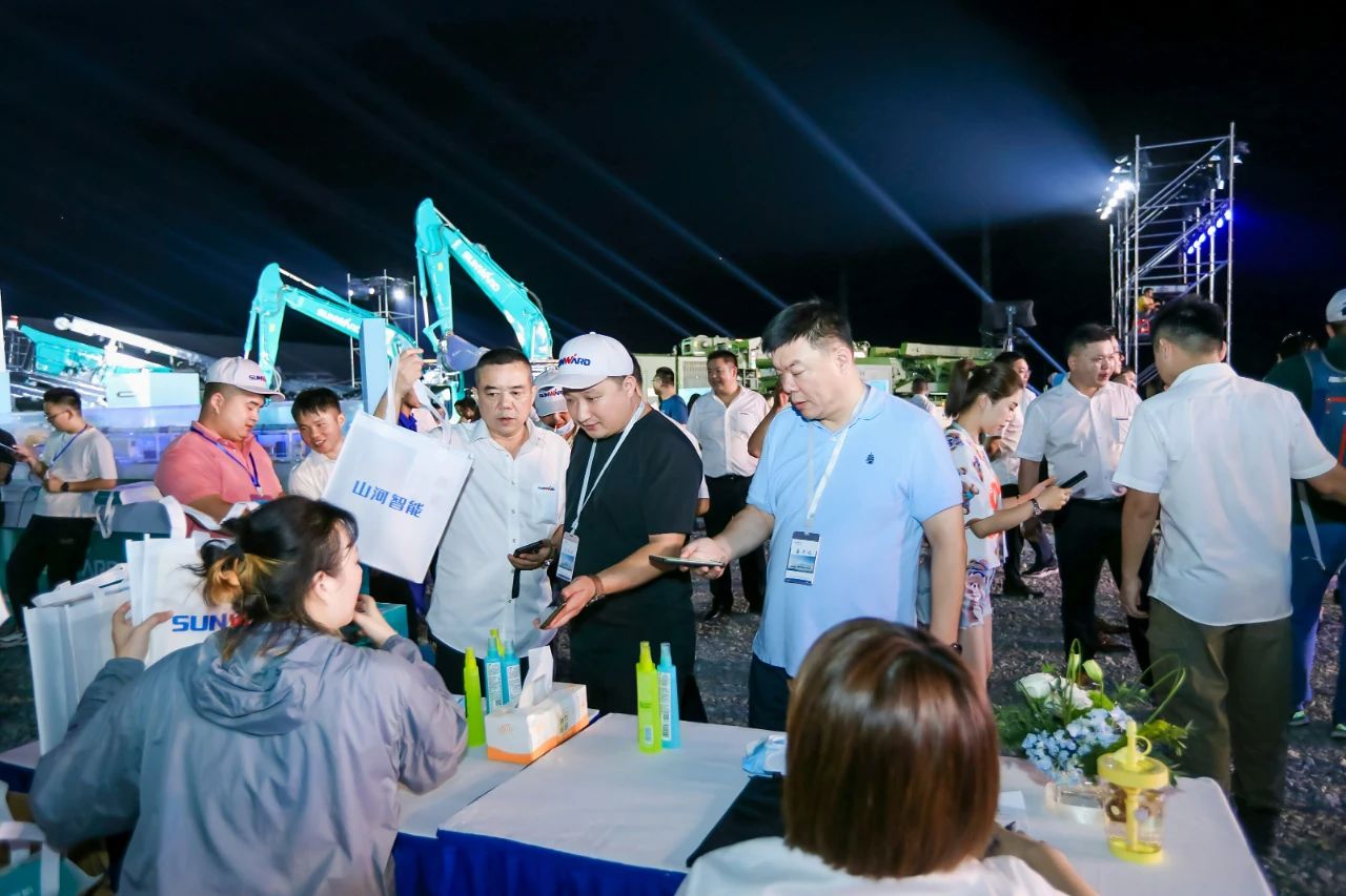 逛展超熱鬧！山河智能成果展示會高能名場面來襲