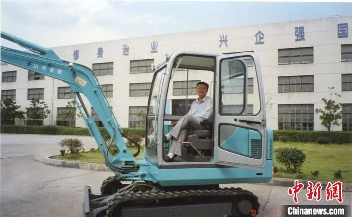 媒體聚焦 | 中新社專訪——山河智能創始人何清華：向著太陽奔跑的筑夢人