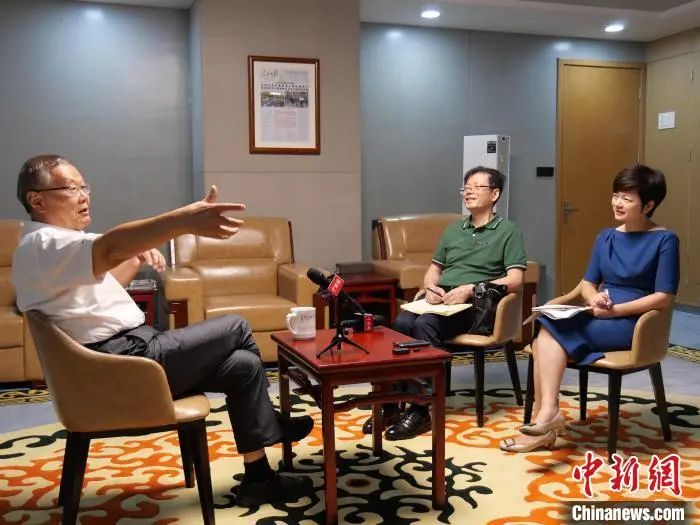 媒體聚焦 | 中新社專訪——山河智能創始人何清華：向著太陽奔跑的筑夢人