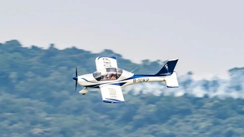 高光時刻！珠海航展唯一進行飛行表演的輕型運動飛機來啦