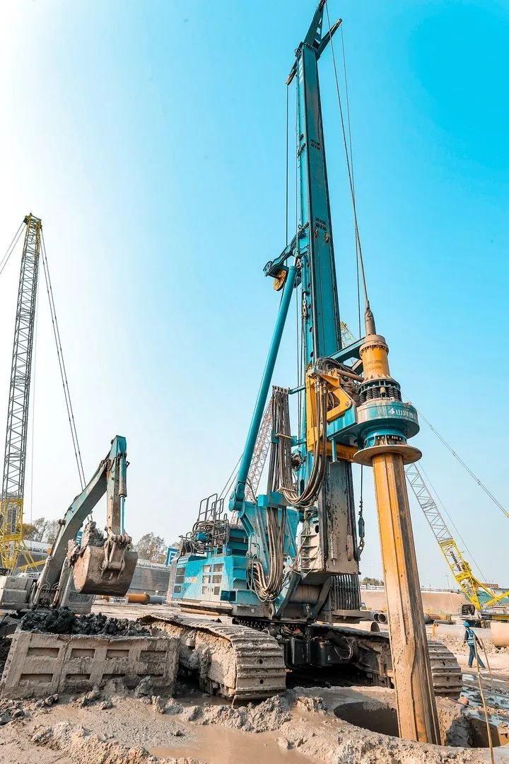 大國重器！山河智能超級裝備助力北京城市副中心綜合交通樞紐站建設