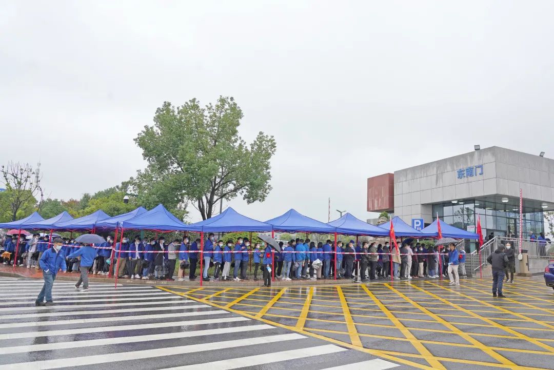 采樣完成率近100%！山河智能第一時間開展全員核酸檢測，保障安全生產