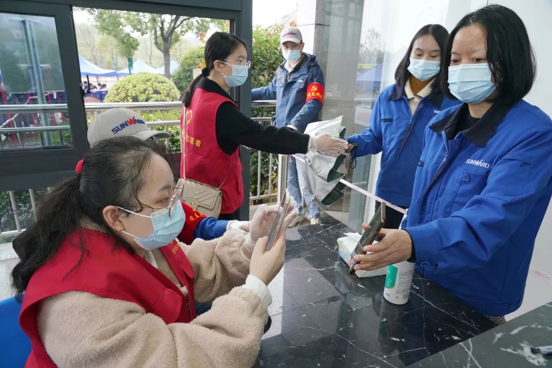 采樣完成率近100%！山河智能第一時間開展全員核酸檢測，保障安全生產