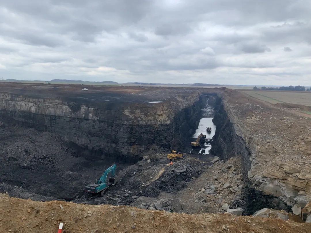 挑戰礦山難題！山河智能95噸級礦用挖掘機成功進入非洲市場