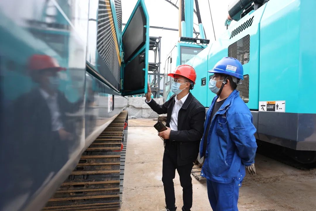 湖南日報：先行先試，開拓千億美元新市場！我省首單二手工程機械設備出口報關 山河智能裝備 昨天