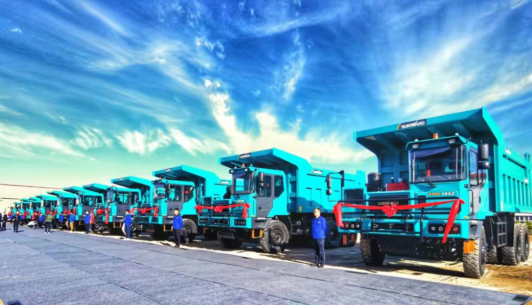 高配置、智能化……山河智能高端定制AT版105噸級寬體礦卡成功下線