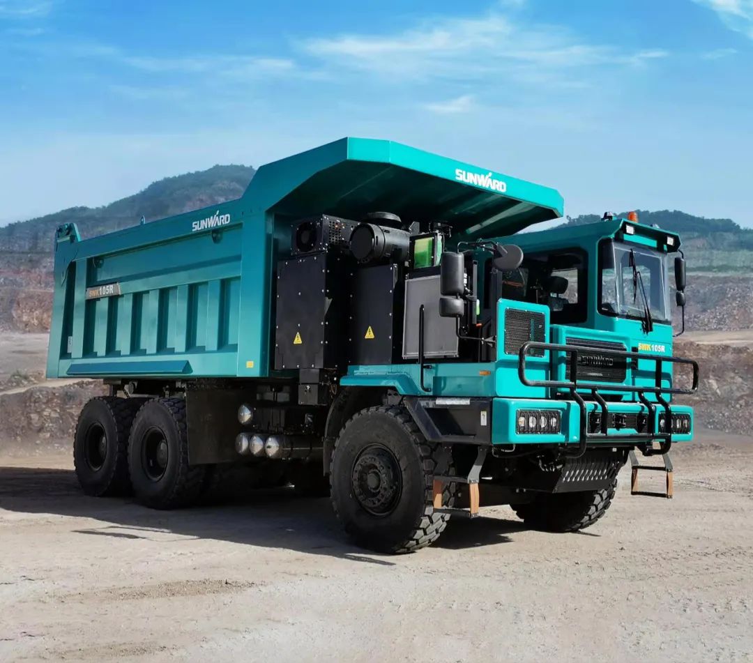 新能源，長續航！山河智能首臺LNG增程式寬體礦卡下線交付