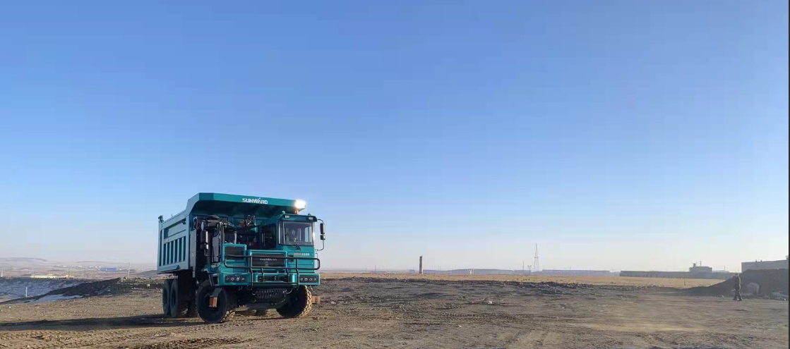 新能源，長續航！山河智能首臺LNG增程式寬體礦卡下線交付