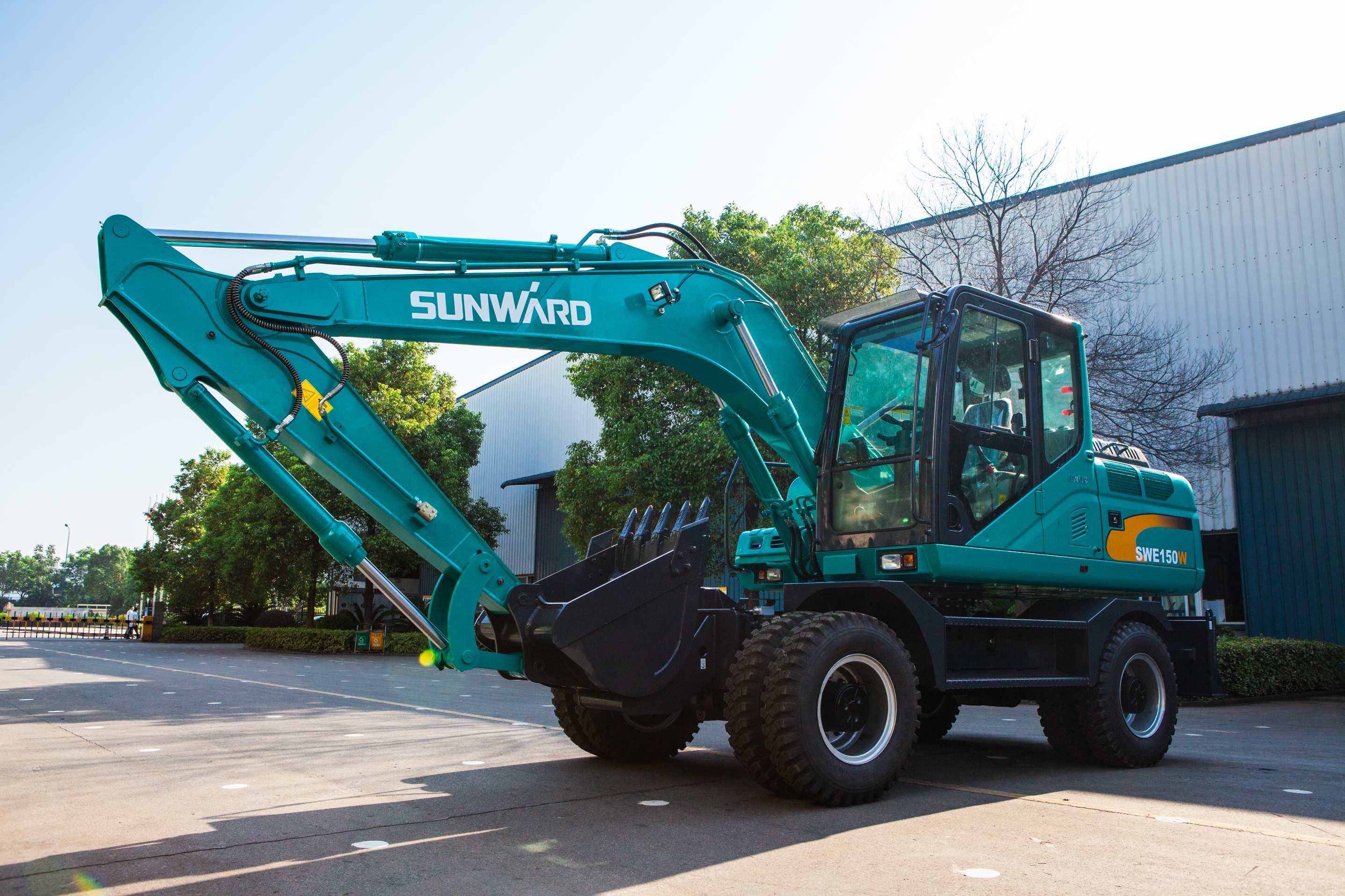 輪胎式挖掘機和履帶式挖掘機，你更看好哪個？