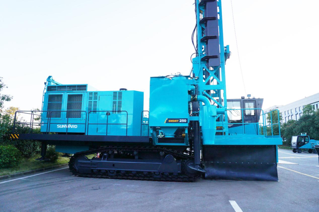 兩種鉆進模式+更大扭矩！山河智能自主研制的全液壓牙輪鉆機下線