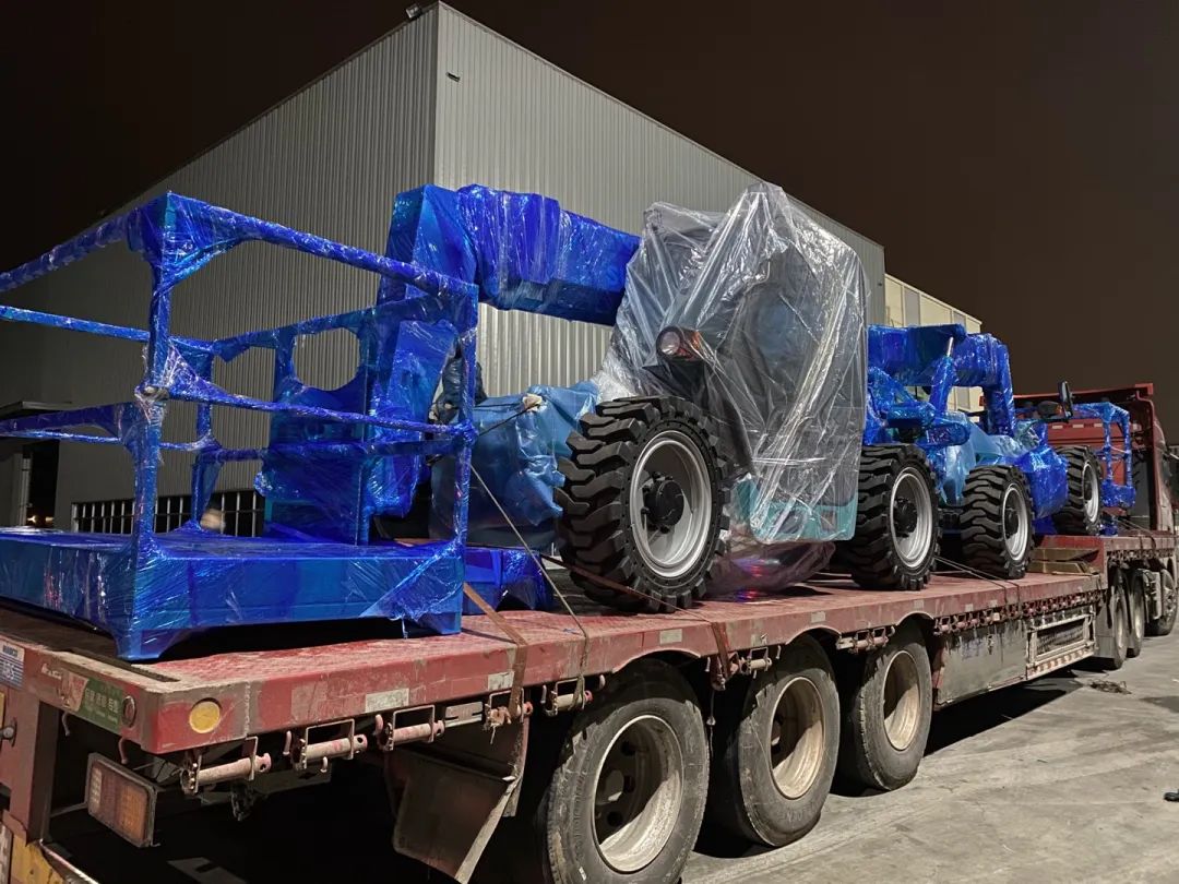 伸縮臂叉裝車發往塞爾維亞！山河智能持續助力“一帶一路”建設