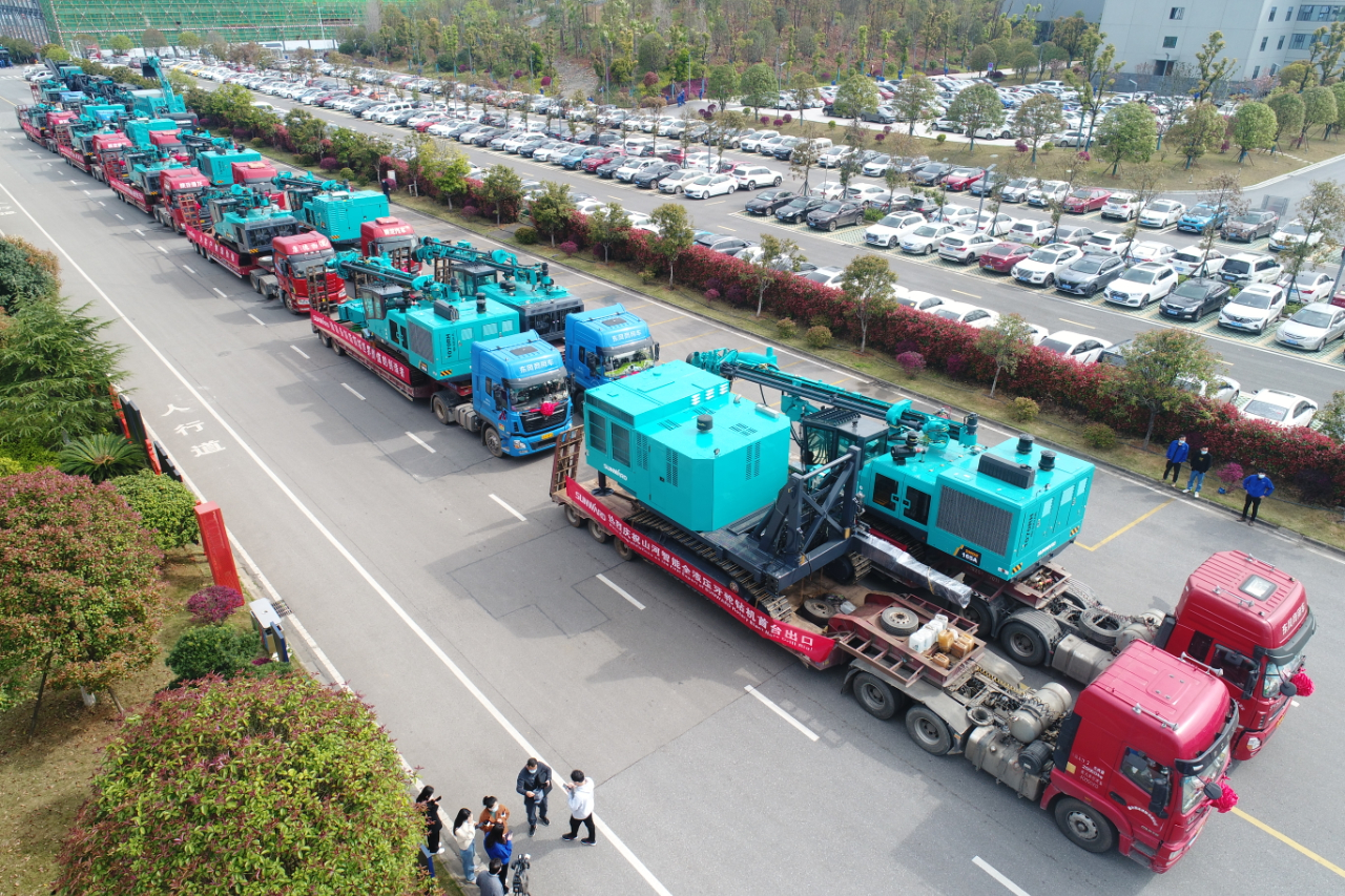 征戰全球市場！山河智能鑿巖設備批量發貨